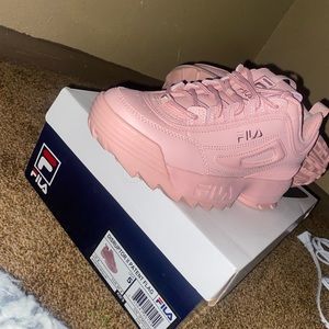 Calling pink filias size 5